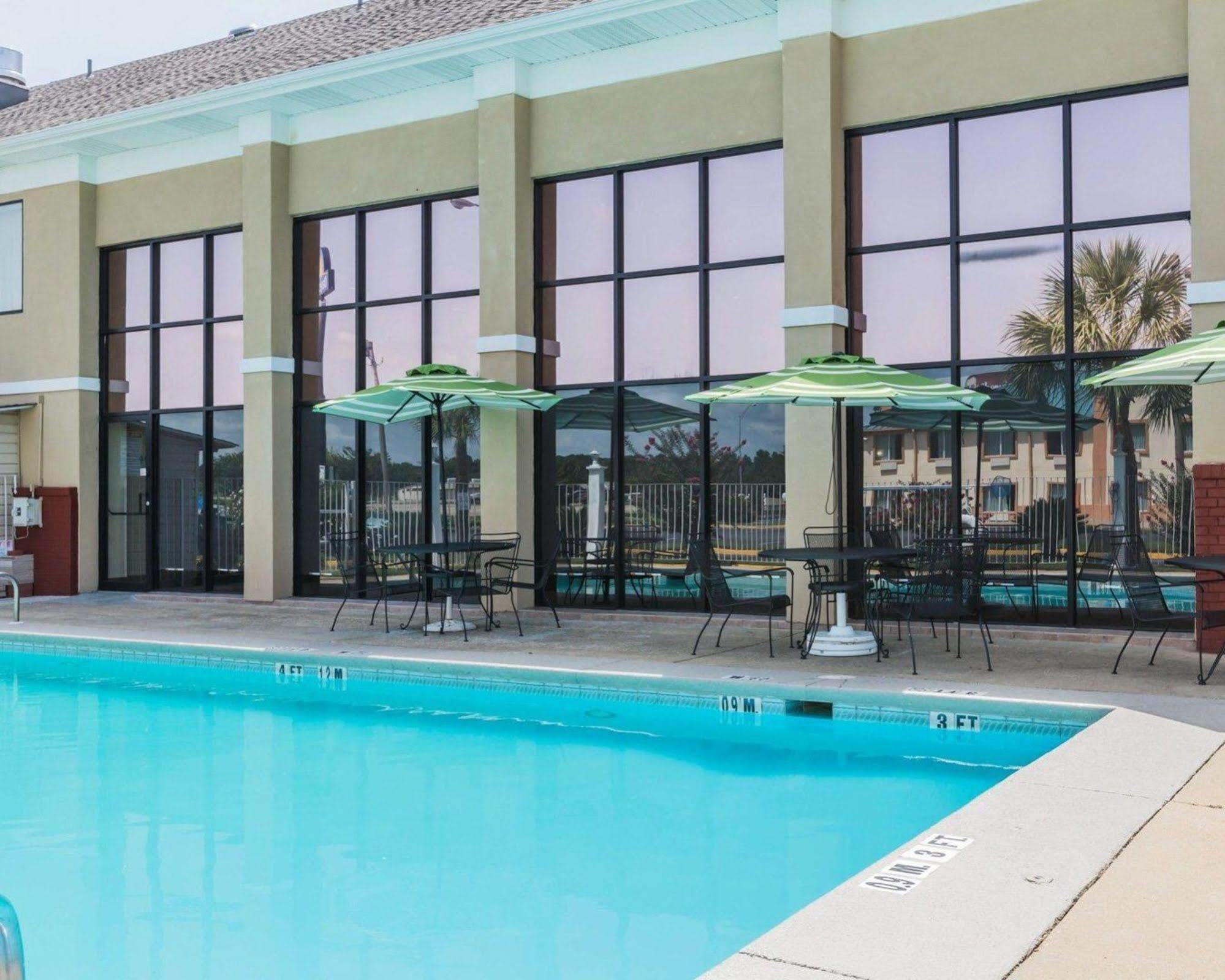 Quality Inn & Suites North Montgomery Exterior foto